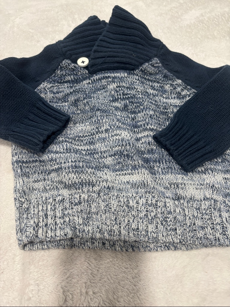 10/$10 - Blue Sweater